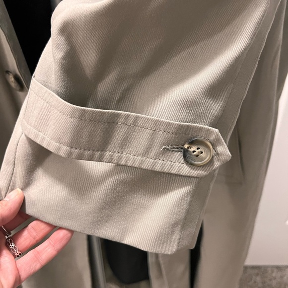 London Fog Classic Trench Coat, size 42 Regular Tan Beige USA made - Picture 7 of 16